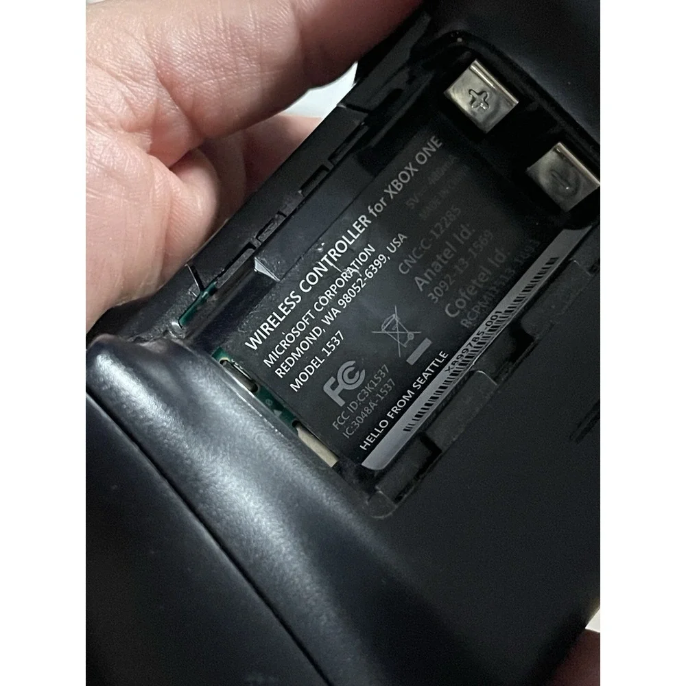 Microsoft Xbox‎ One Wireless Controller - Black - Missing Battery Cover